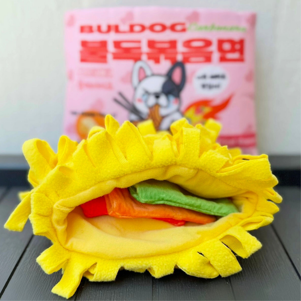 Blushiez Bulldog Ramen Interactive Dog Toy Set