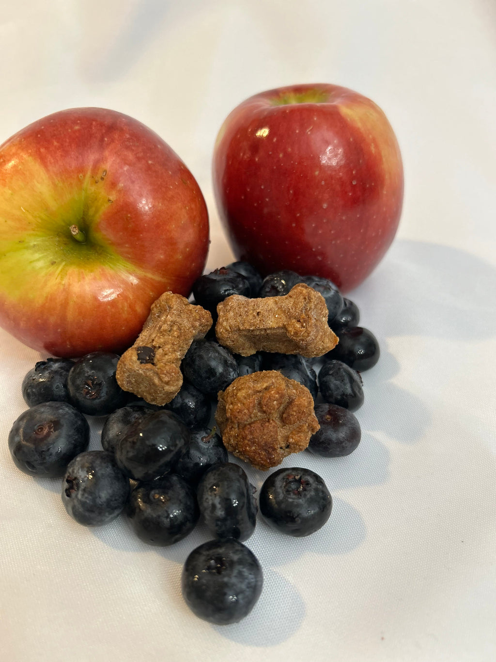 Lucy Loo Apple & Blueberry Dog Treats, All-Natural Ingredients
