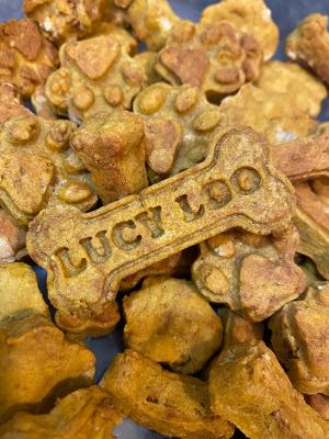Lucy Loo Banana & Oat Dog Treats, 5oz Resealable Bag