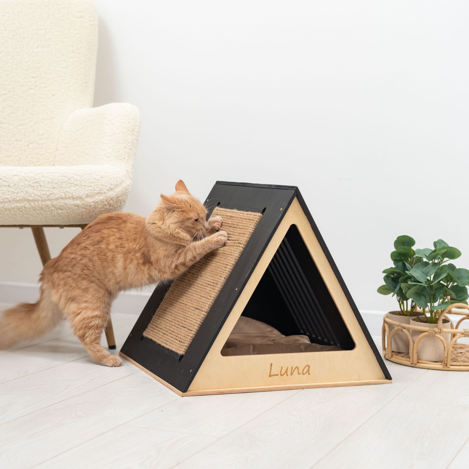 Wooden Cat House – Black