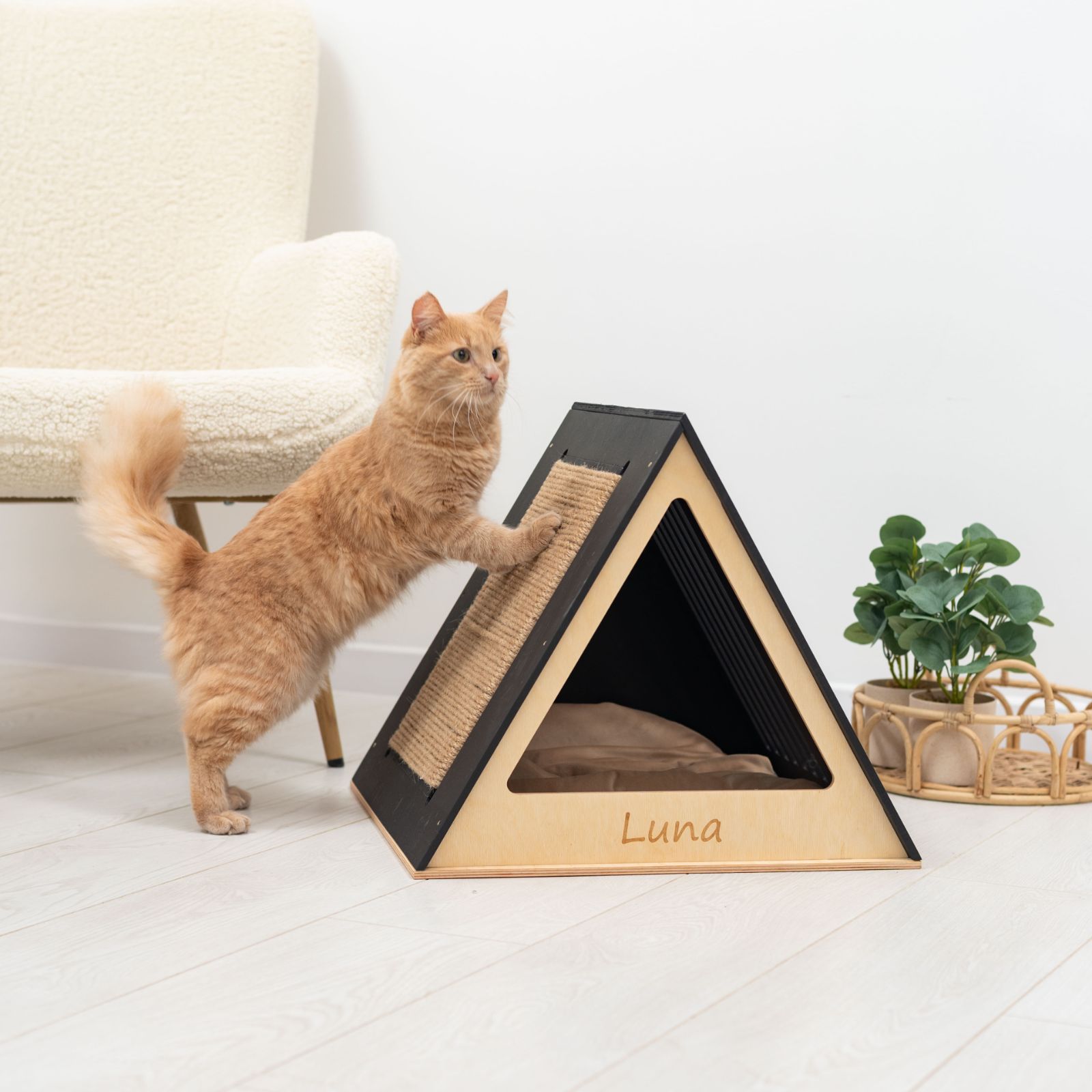 Wooden Cat House – Black