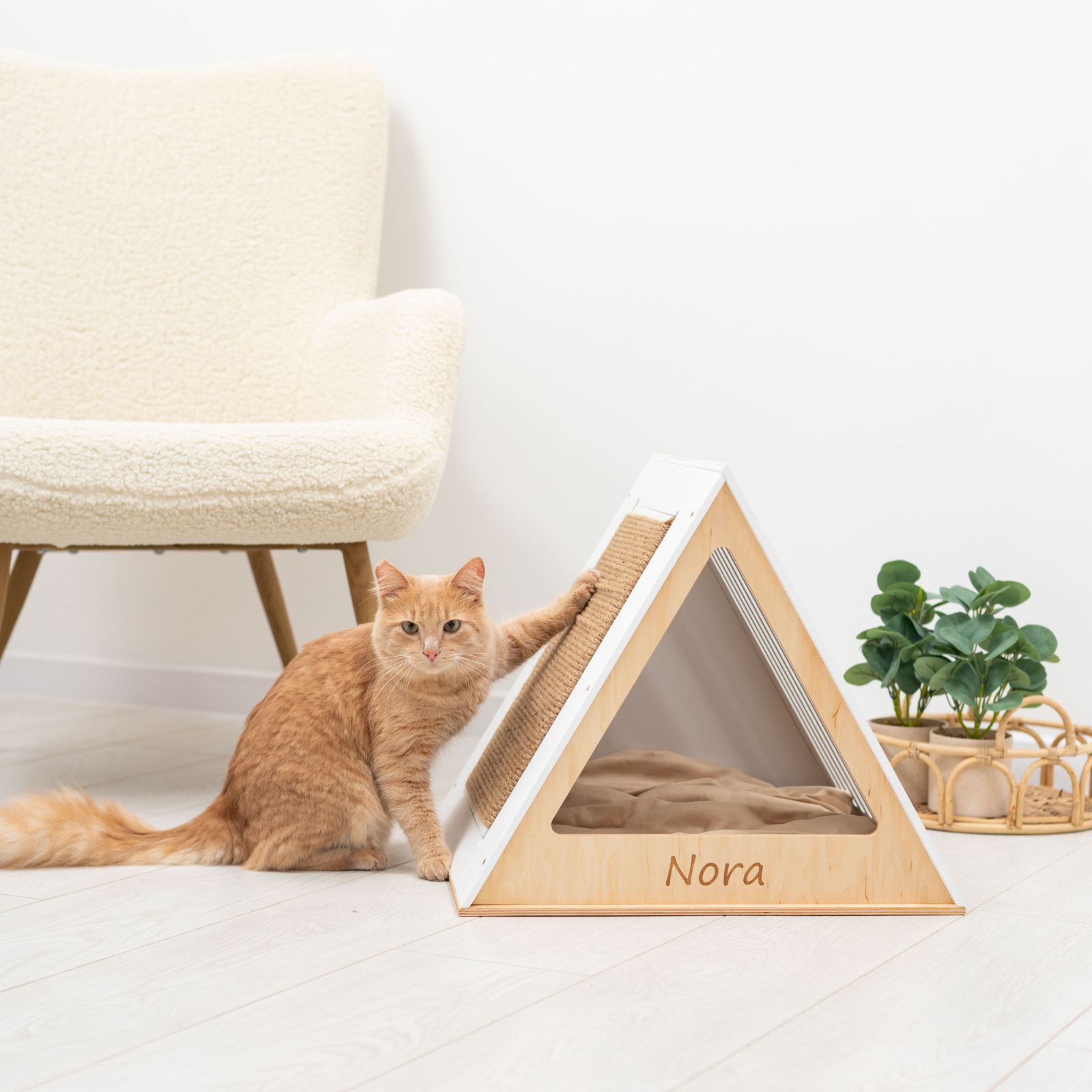 Wooden Cat House in White – Modern Indoor Pet Shelter