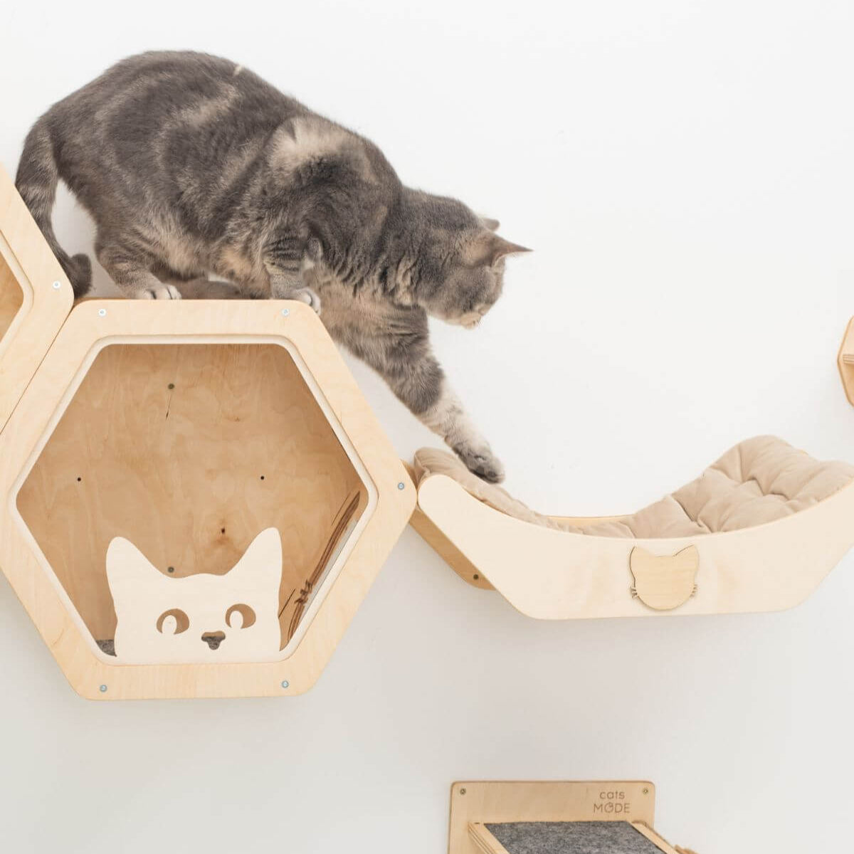 Enjoy The Wood Wall-Mounted Cat Bed