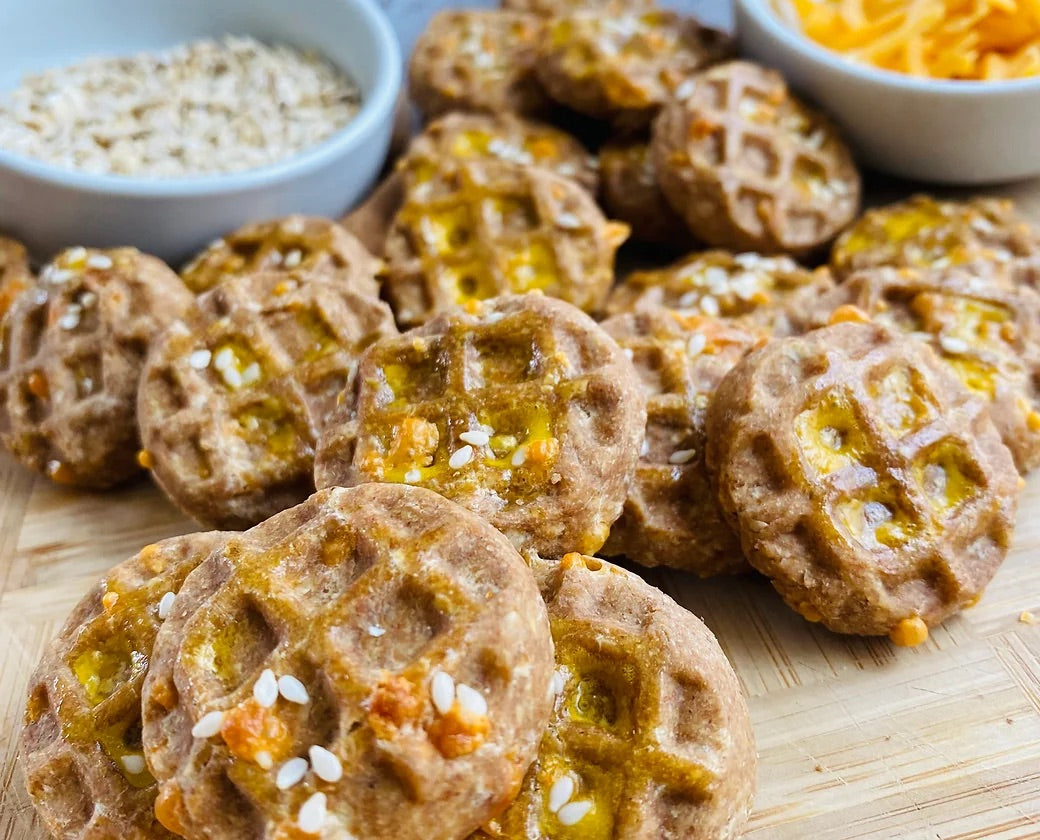 Crunchy Natural Dog Treats with Whole Ingredients