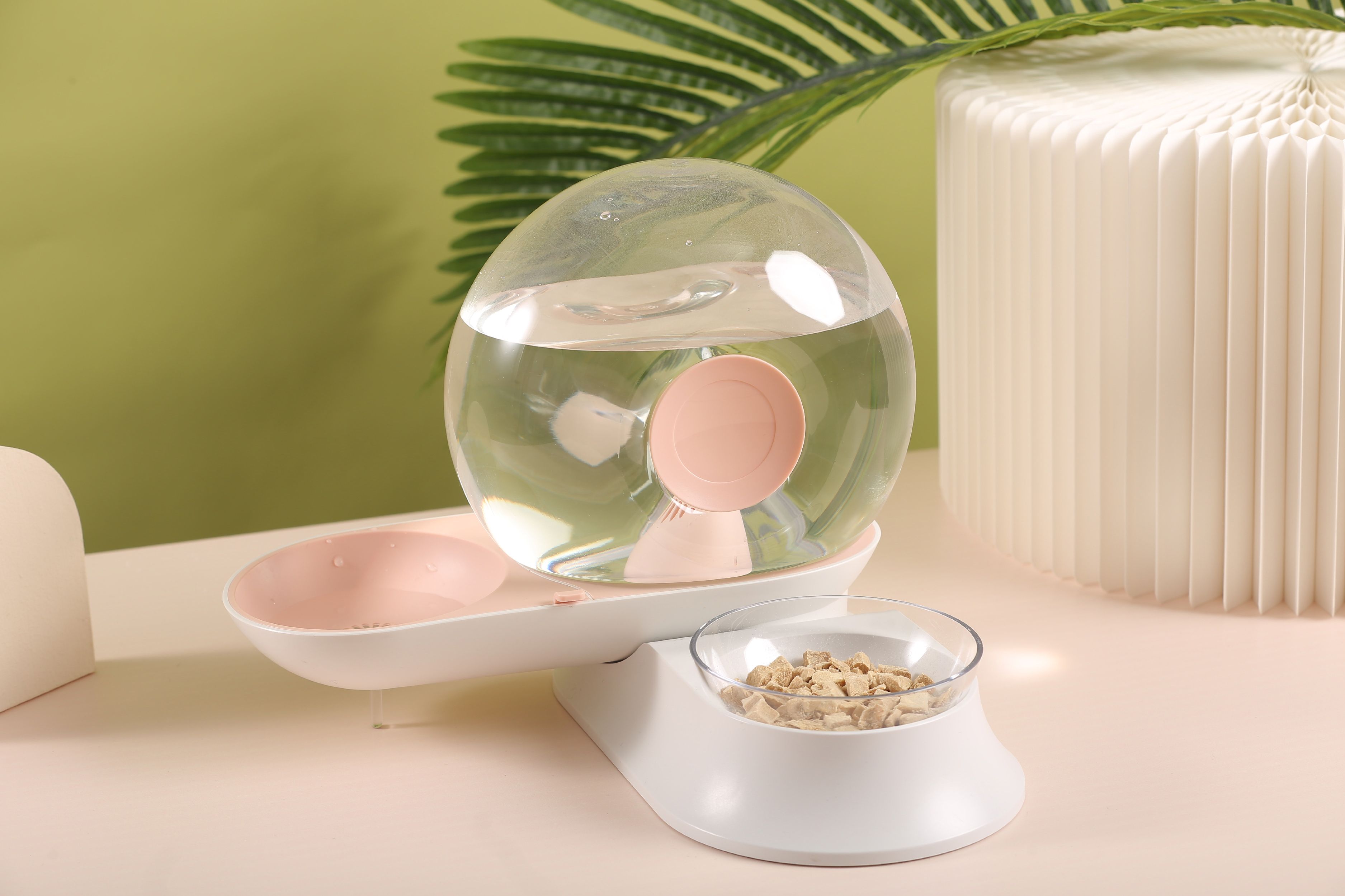 2-in-1 Snail-Shaped Filtered Water and Food Bowl for Cats and Small Dogs