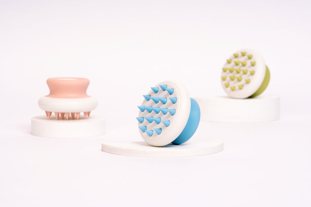 Handheld Pet Grooming Comb with Soft Flexible Bristles