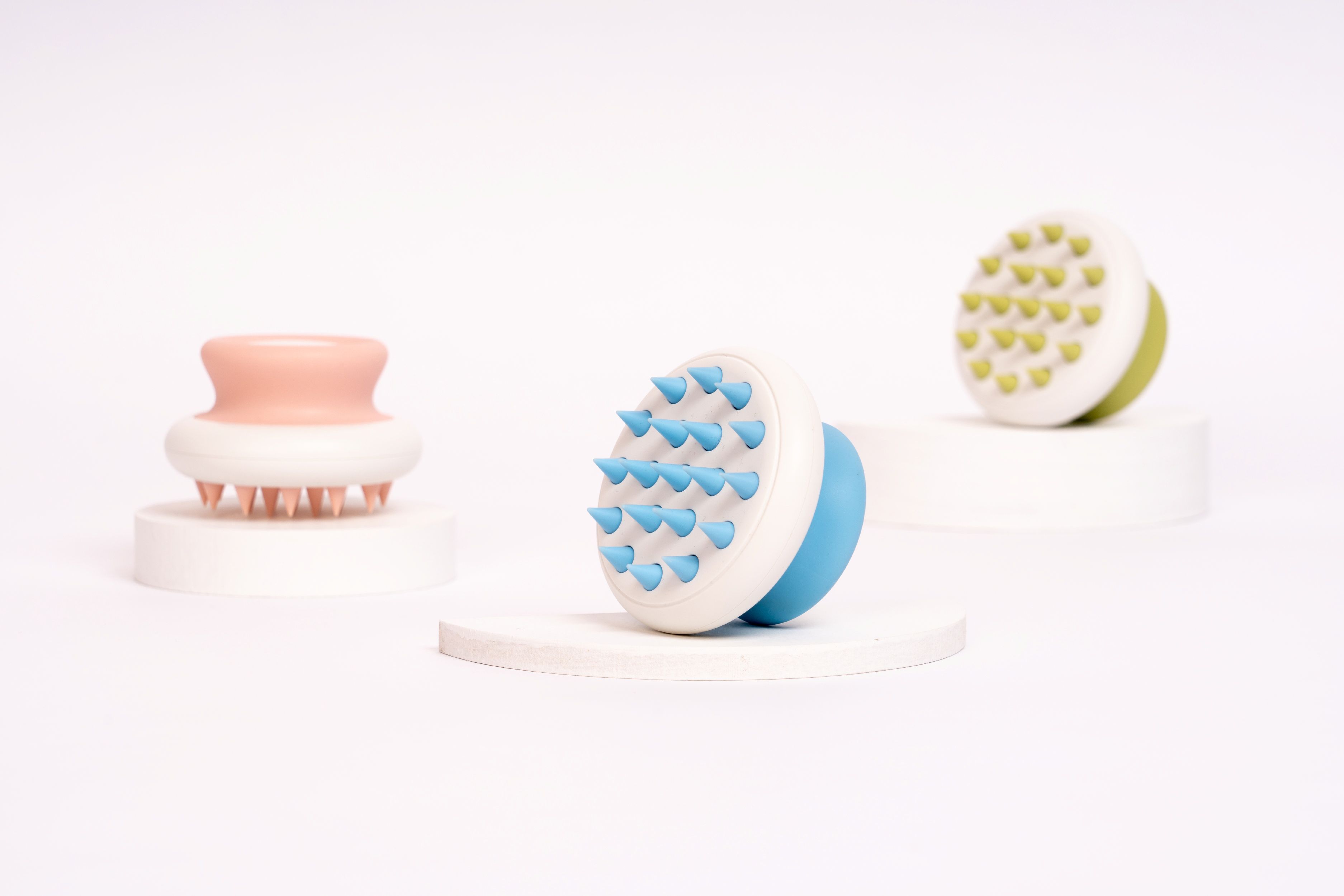Handheld Pet Grooming Comb with Soft Flexible Bristles
