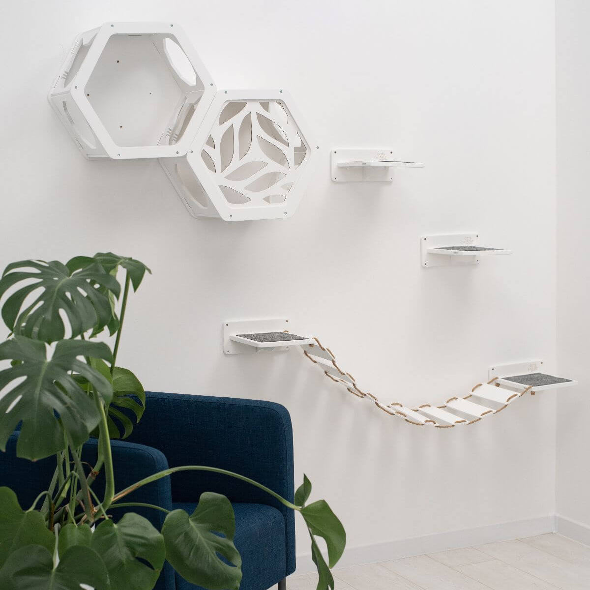 Cat Climbing Shelf – Wall-Mounted, Customizable Setup